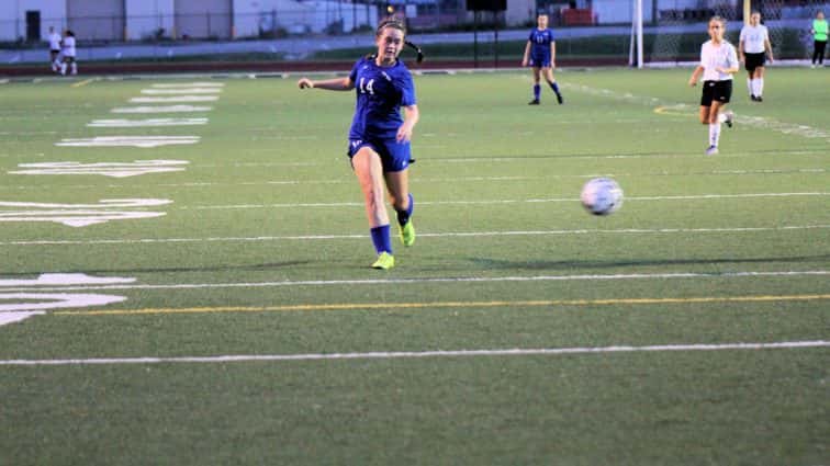 lady-falcons-vs-crittenden-co-120-2