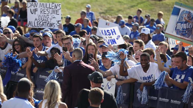 tebow-with-fans
