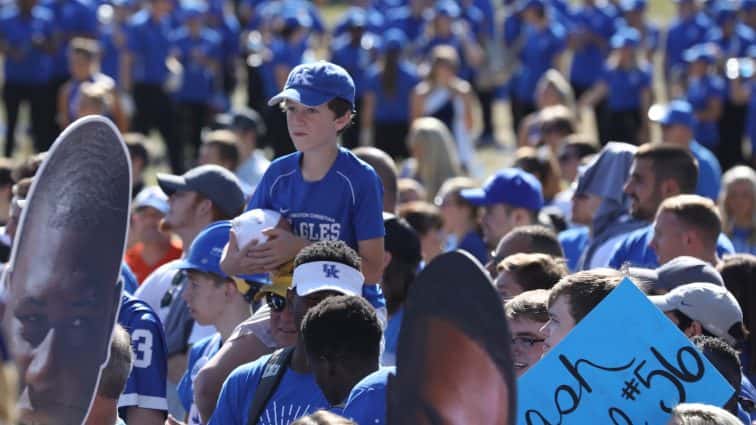 young-fan-2