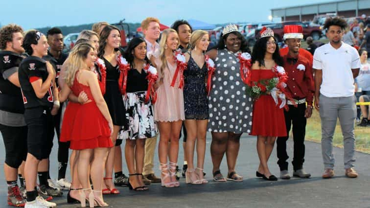 football-homecoming-2019-24