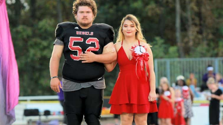 football-homecoming-2019-12