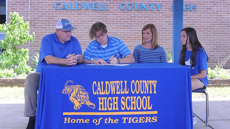 cole-smiley-signs-with-lindsey-wilson