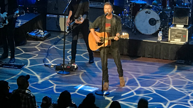 m_dierksbentleyryman060818-4