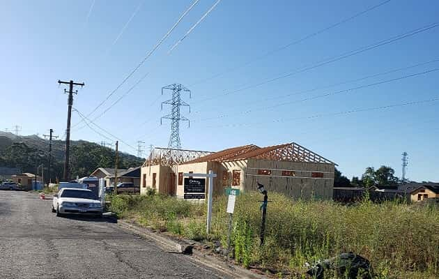 rob-house-framing-and-roof-2