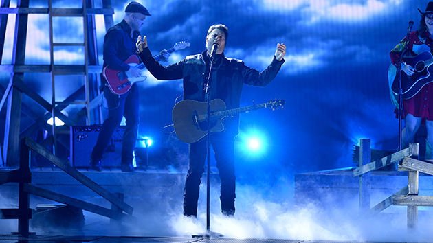 "Made my night": Blake Shelton sings with young fan awaiting heart transplant - Vimarsana News