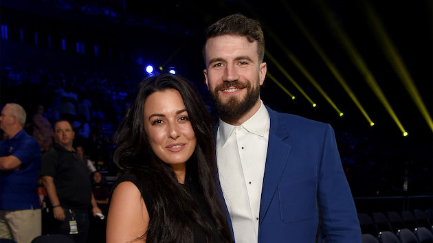 Sam Hunt, wife Hannah Lee Fowler are parents to a baby girl - Vimarsana News