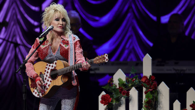Dolly Parton to star in 'Mountain Magic Christmas' with Willie Nelson, Jimmy Fallon + more special guests - Vimarsana News