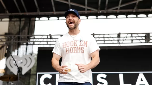m_chrislane2024iheartcountryfestival115576