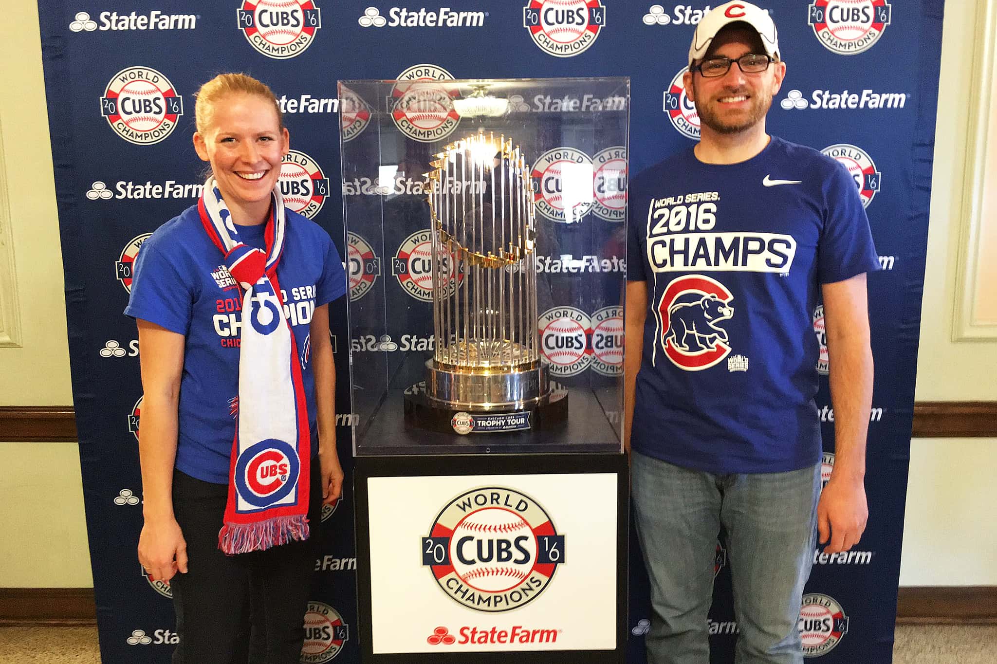 chicago cubs world series trophy