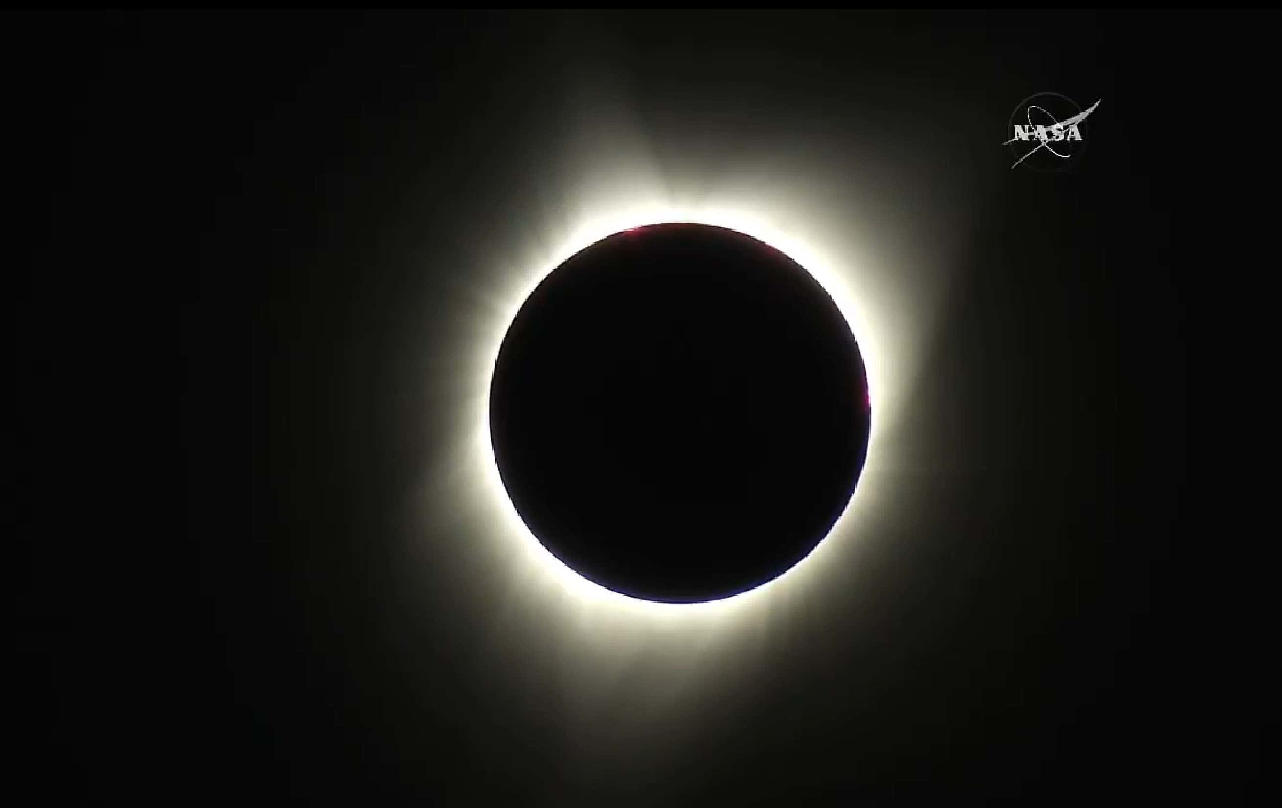 Solar Eclipse Wows the Pacific Northwest, Marching Across America