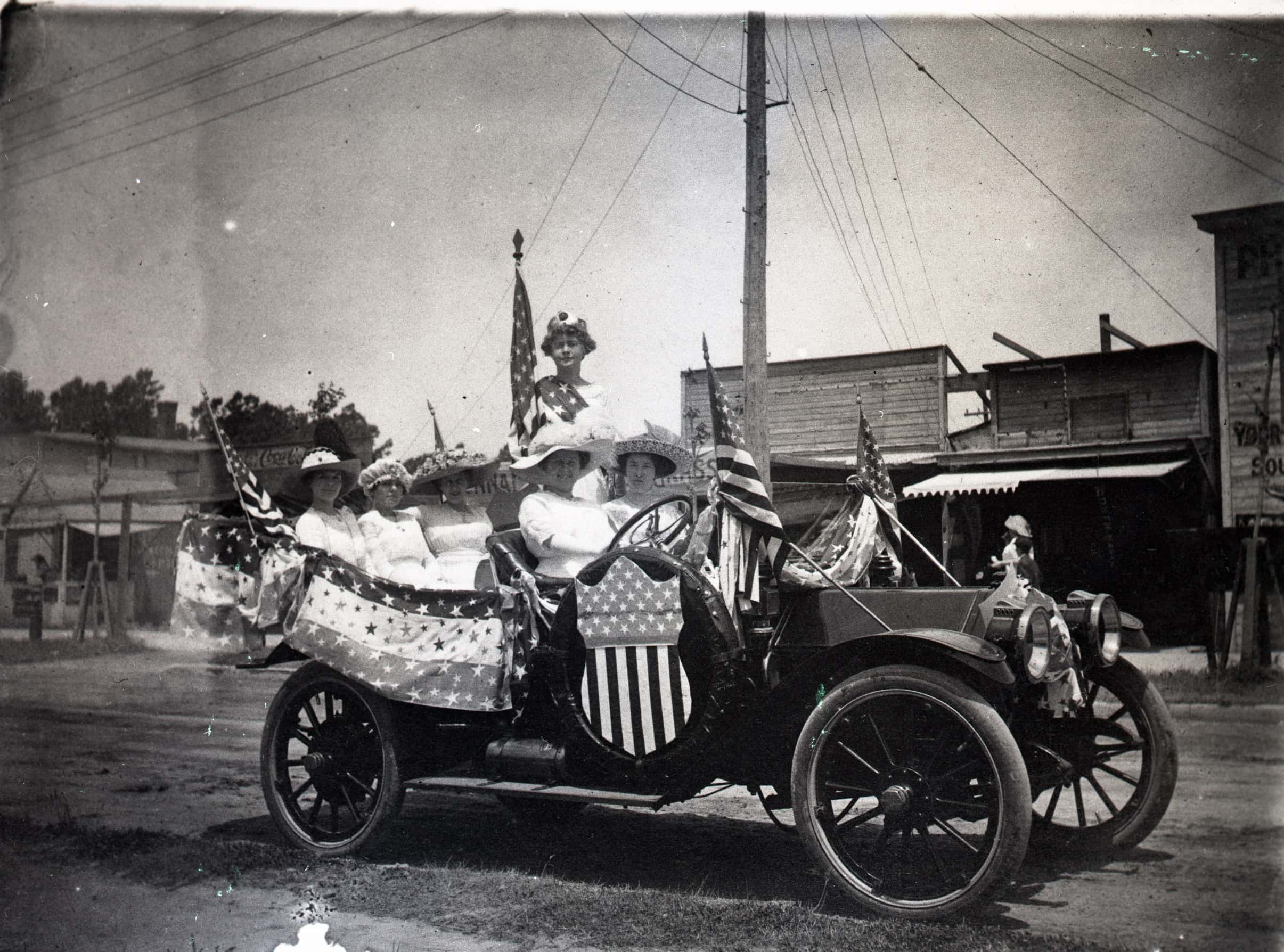 AC223N-Events-4th-of-July-parade-entry-Circa-1920s.jpg