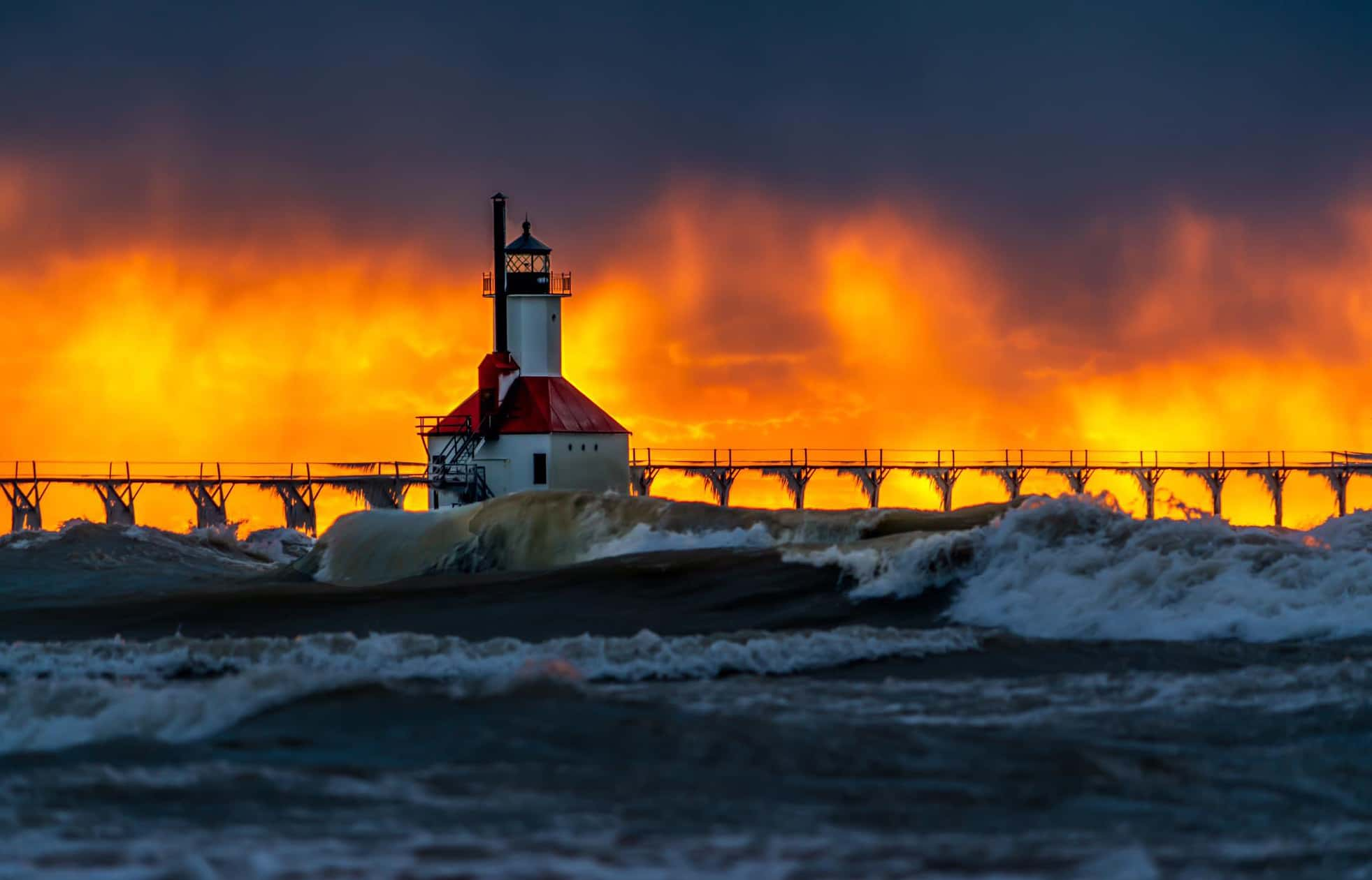 army-corps-predicts-record-lake-michigan-water-levels-to-continue