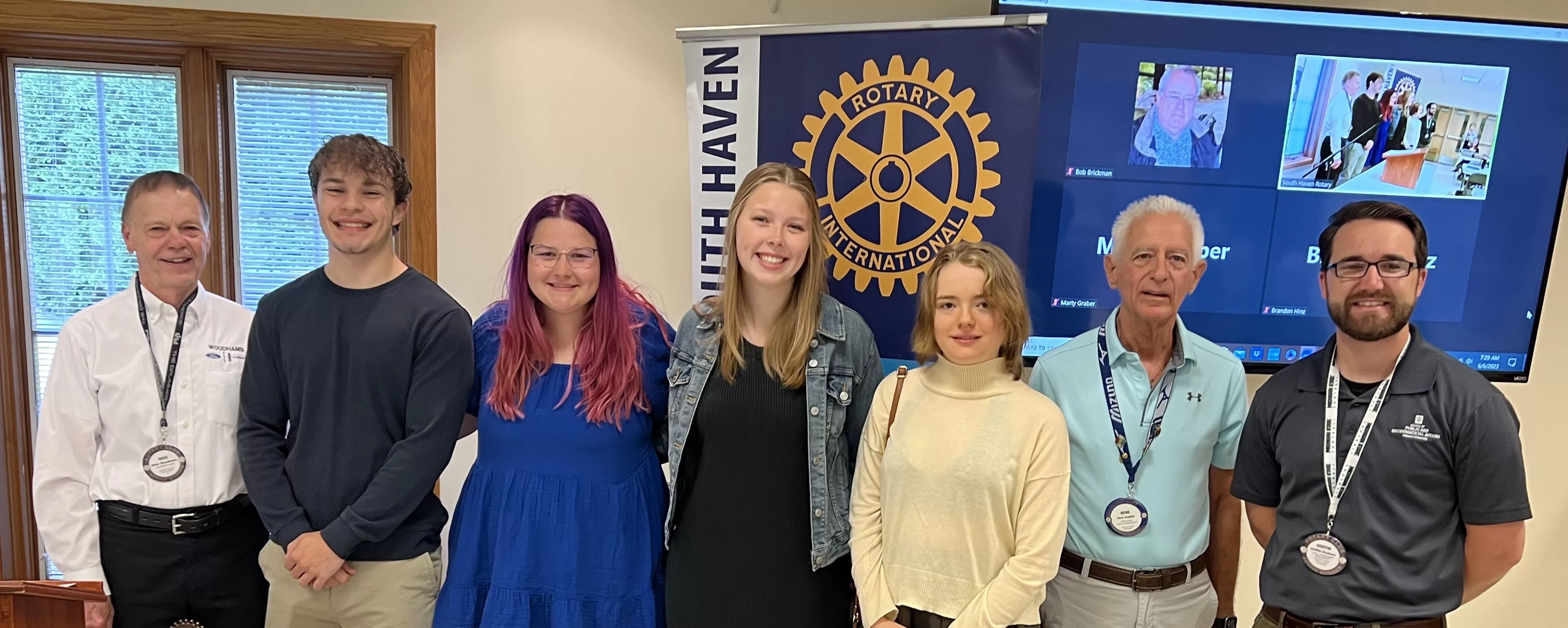 scholars-with-rotary-committee-release