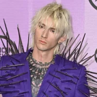 Machine Gun Kelly (MGK) at the 2022 American Music Awards at the Microsoft Theatre. LOS ANGELES^ CA. November 20^ 2022