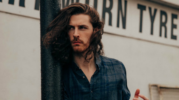 Hozier premieres new song, 