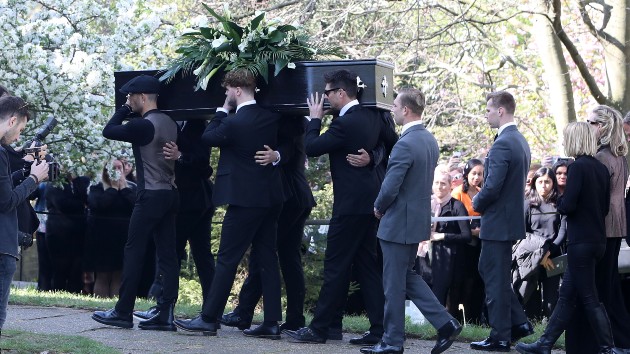 The Wanted members are pallbearers at Tom Parker's funeral - Vimarsana News