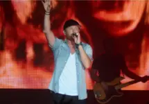 Cole Swindell performs at the 92.3 WCOL Country Jam in Columbus^ Ohio^ in 2018. WCOL Country Jam^ located in Legend Valley Concert Venue and Campground^ Thornville^ OH^ USA August 31^ 2018