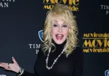 Dolly Parton arrives at the 24th Annual MovieGuide Awards on February 5^ 2016 in Los Angeles^ CA