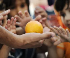 hungry-children-in-refugee-camp-distribution-of-humanitarian-food