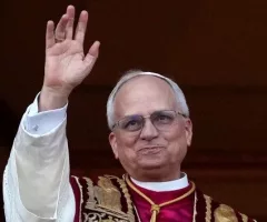 getty_popeleo_050925737659