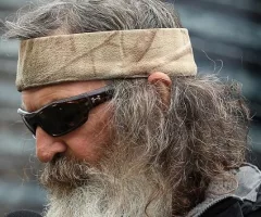 g_philrobertson_052625667887