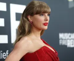 getty_taylorswiftsidegrammys_072225725982