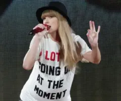 getty_taylorswiftatlevisstadium_081825236763