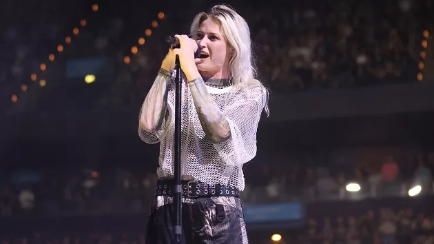 g_emilyarmstrong_121824646040