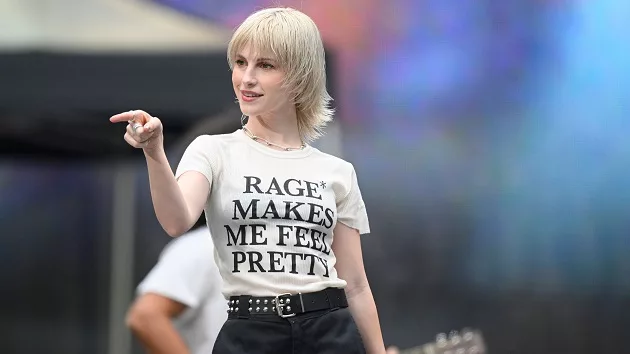 g_paramore_122324122345