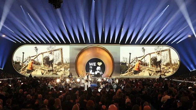 m_grammysperformance_020225400721