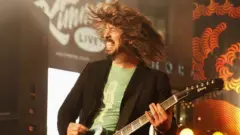 m_foofighters_041823445915