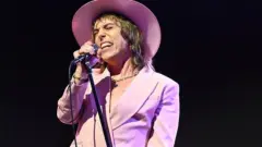 m_thestruts_012425964769