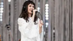 g_clairo_091825174831