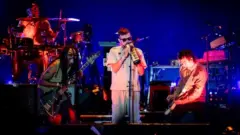 getty_gorillaz_092525275716