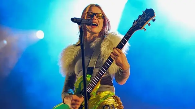 g_wetleg_010526646143