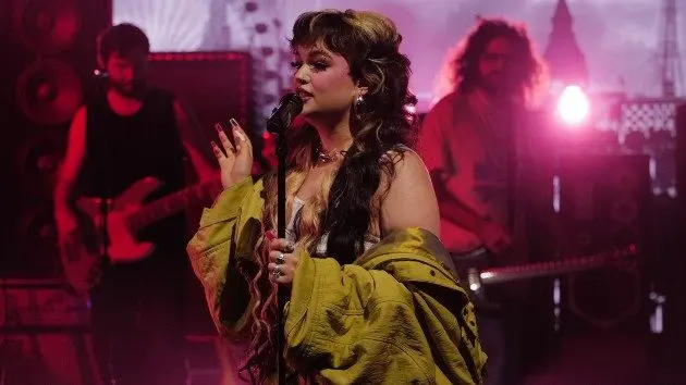 m_lola20young20kimmel201_041825442264