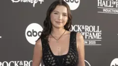 m_lilycornell_020526248403