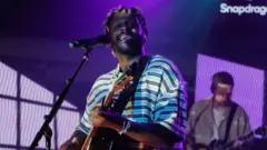 m_mylessmithonkimmelsmiling_012125288459