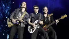 g_weezer_032626189630