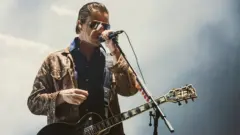 g_interpol_043026885697
