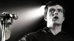 g_iancurtis_050726356221