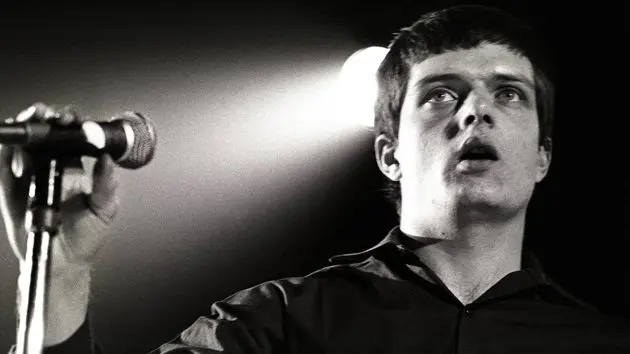 g_iancurtis_050726356221