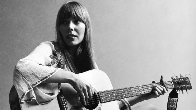 getty_jonimitchell_031925819699
