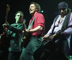 getty_brucespringsteen_050925654188