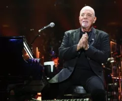 getty_billyjoelhandsclasped_052325296978