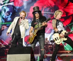 getty_gunsnroses_060625861889
