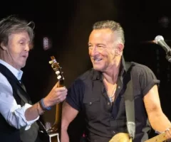 getty_brucespringsteenpaulmccartney_06082527447346