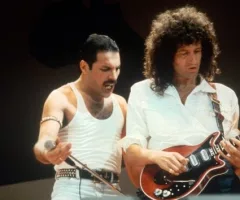 getty_queenliveaid_06302529218