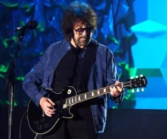 getty_jefflynneelo_071225235704