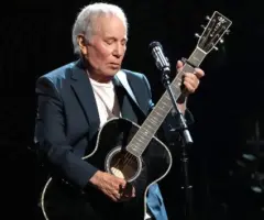 getty_paulsimon_071525345098
